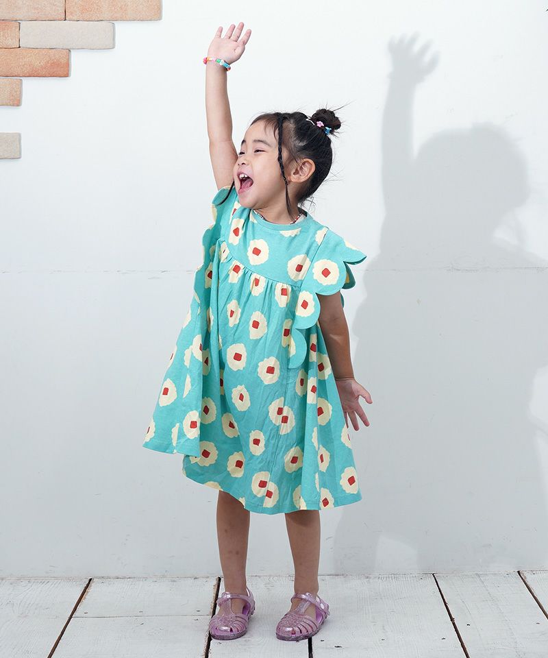 ソウガラスカラップスリーブワンピ－ス ｜ ワンピース・ジャンパー